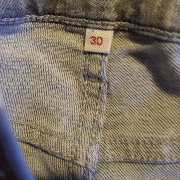 Levis high rise short size 30  gray - Picture 3 of 3